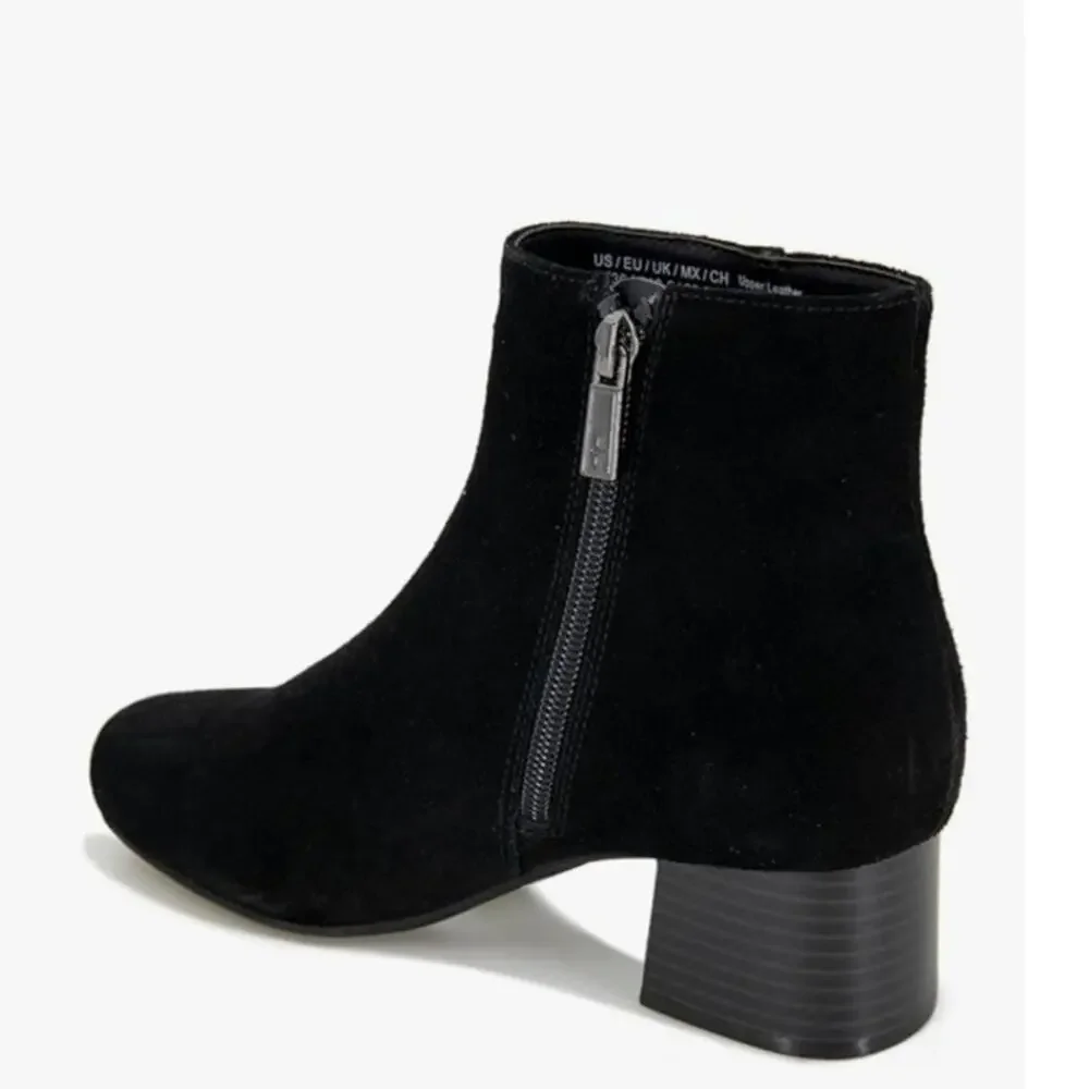 Reaction Kenneth Cole step out